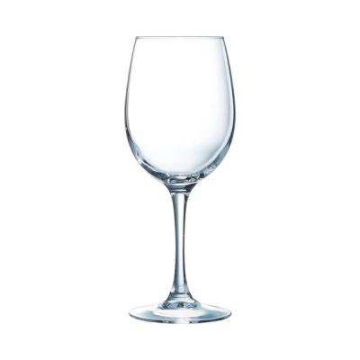 verre en verre à vin - sur pied